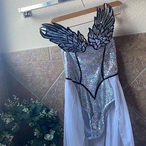 Angel Halloween Costume never worn
